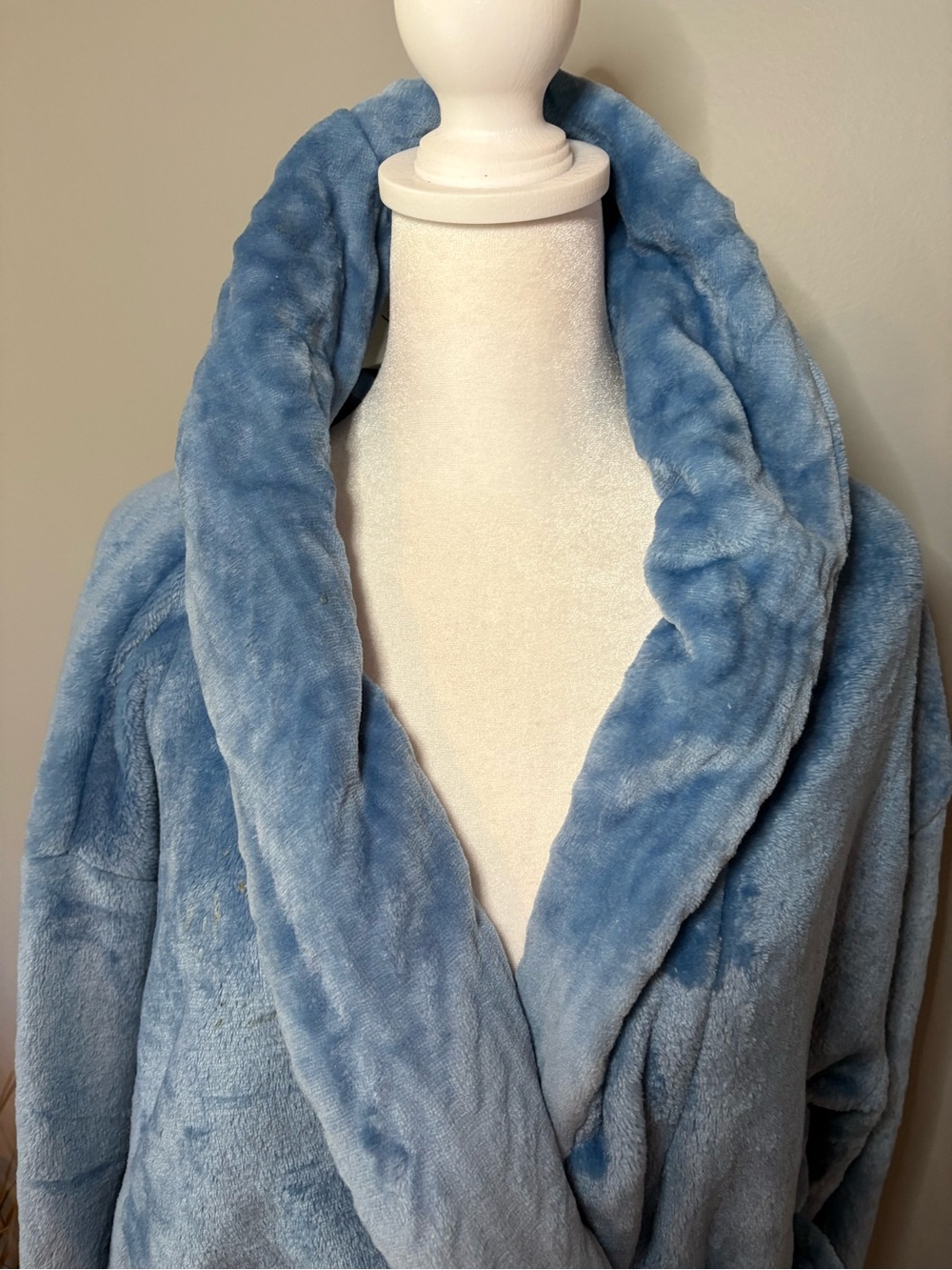Lauren Rae Plush Blue Velvet Robe NWT One Size - Picture 3 of 8